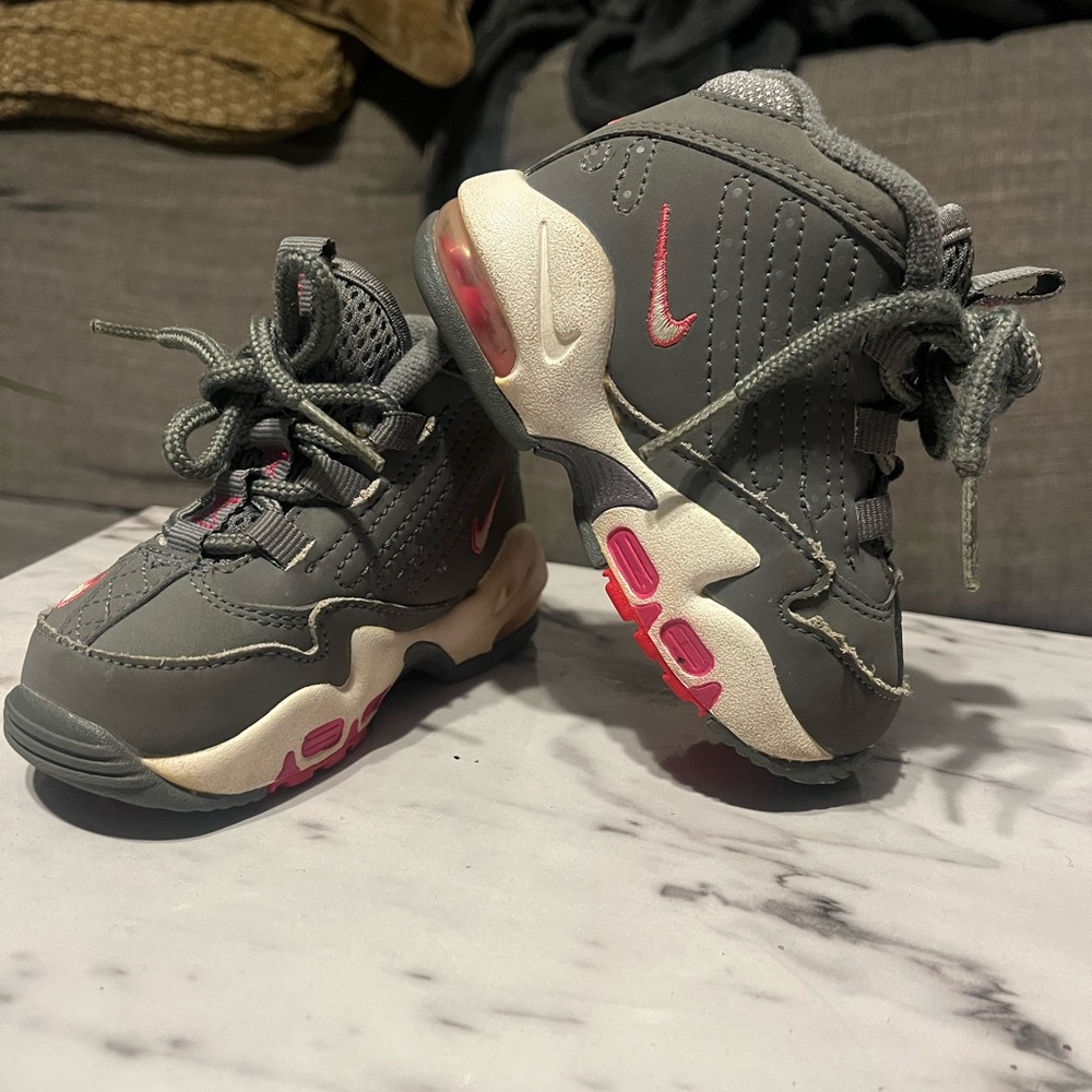NIKE AIR GRIFFEY MAX 2 WOLF GREY/ PINK/WHITE Sz 5C